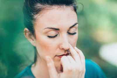 alternate nostril breathing