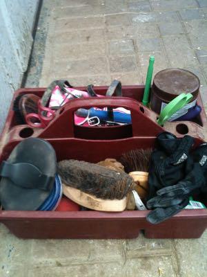 messy grooming kit